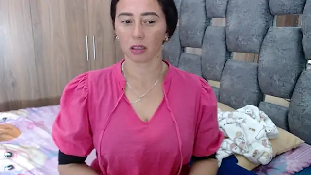 Snapshot of sara_hott_1 chatting on February 1, 2025, 8:26 pm sara hott 1 online show from February 1, 2025, 8:26 pm