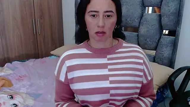 Snapshot of sara_hott_1 chatting on February 13, 2025, 12:57 am sara hott 1 online show from February 13, 2025, 12:57 am