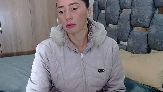 Snapshot of sara_hott_1 chatting on February 20, 2025, 6:57 pm sara hott 1 online show from February 20, 2025, 6:57 pm