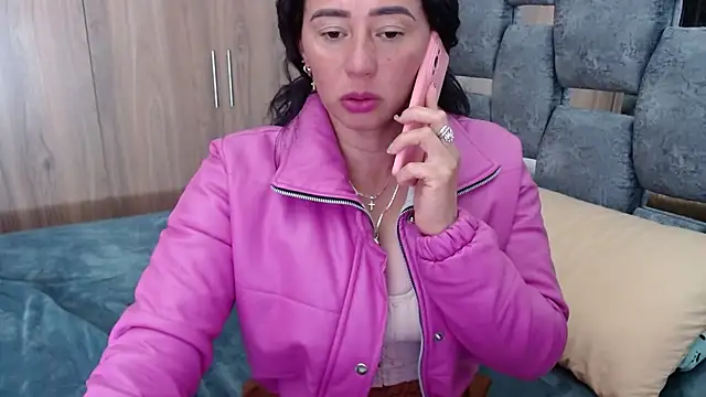 Snapshot of sara_hott_1 chatting on February 21, 2025, 6:48 pm sara hott 1 online show from February 21, 2025, 6:48 pm