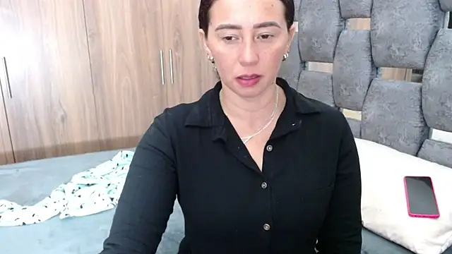 Snapshot of sara_hott_1 chatting on February 25, 2025, 5:25 pm sara hott 1 online show from February 25, 2025, 5:25 pm