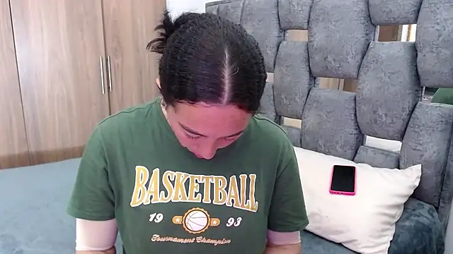 Snapshot of sara_hott_1 chatting on February 26, 2025, 2:14 pm sara hott 1 online show from February 26, 2025, 2:14 pm