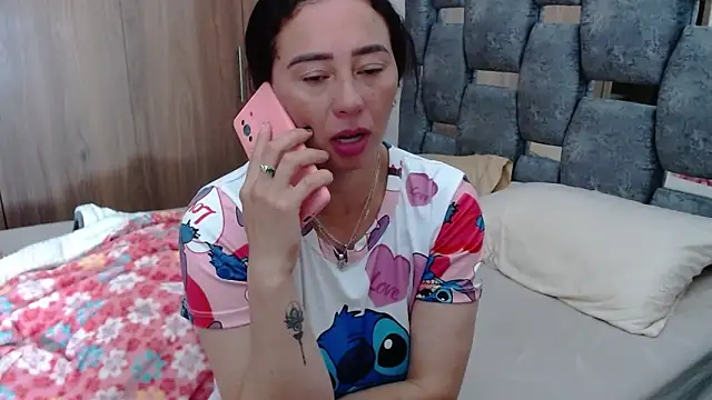 Snapshot of sara_hott_1 chatting on February 28, 2025, 1:36 pm sara hott 1 online show from February 28, 2025, 1:36 pm