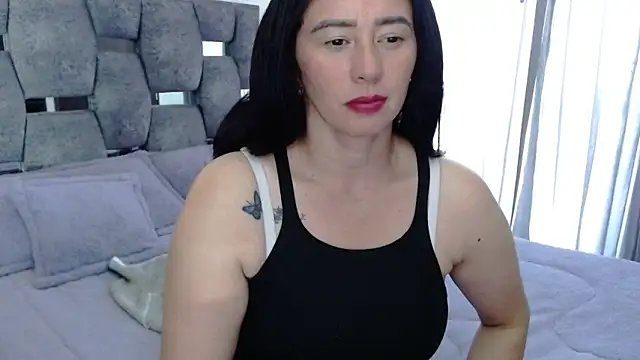 Snapshot of sara_hott_1 chatting on September 10, 2025, 7:47 pm sara hott 1 online show from September 10, 2025, 7:47 pm