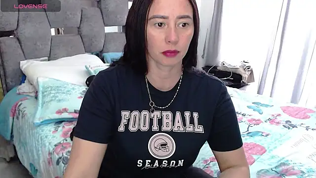 Snapshot of sara_hott_1 chatting on October 1, 2025, 6:25 pm sara hott 1 online show from October 1, 2025, 6:25 pm