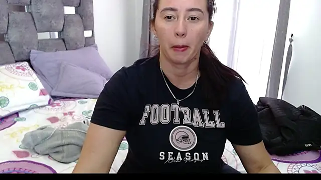 sara hott 1 online show from February 3, 2026, 2:33 pm