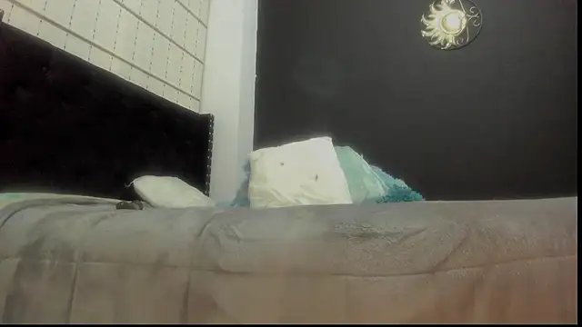 amareto queen online show from February 9, 2025, 5:54 pm