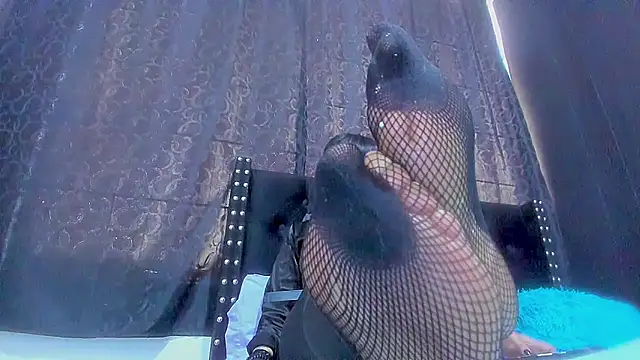 amareto queen online show from November 1, 2025, 8:00 pm