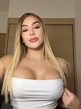 Snapshot of mi_suk11 chatting on October 25, 2025, 7:19 pm mi suk11 online show from October 25, 2025, 7:19 pm