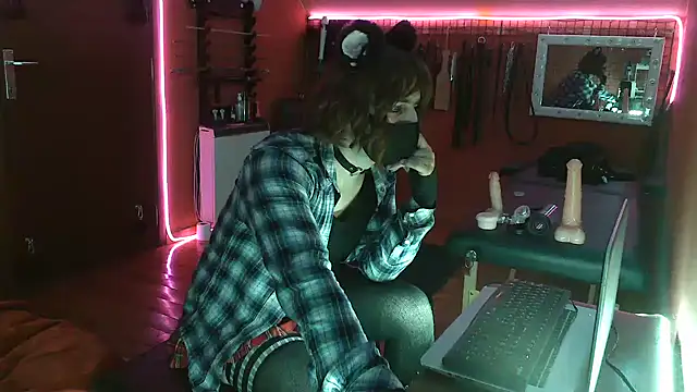 Snapshot of Ginny-the-bdsm-nympho chatting on March 13, 2025, 6:01 pm Ginny-the-bdsm-nympho online show from March 13, 2025, 6:01 pm