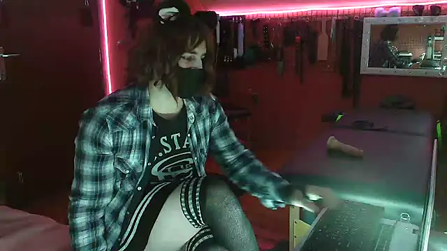 Ginny-the-bdsm-nympho online show from January 18, 2026, 6:12 pm