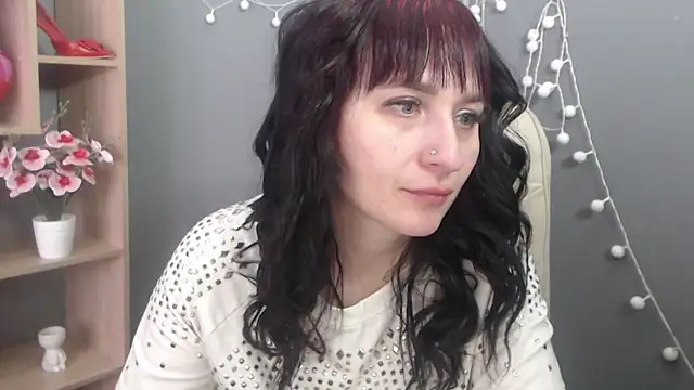 NinaFlawlees online show from February 19, 2026, 7:04 am