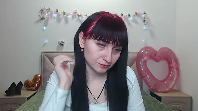 NinaFlawlees online show from March 5, 2026, 12:56 pm