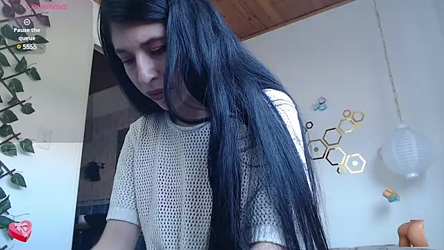 Snapshot of adriscute chatting on February 26, 2025, 9:37 pm adriscute online show from February 26, 2025, 9:37 pm