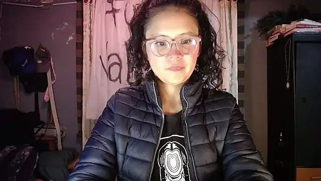 Hathorlove online show from February 17, 2026, 4:09 am