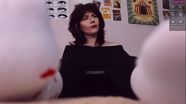 Snapshot of Luna_Blake chatting on February 19, 2026, 10:33 am Luna Blake online show from February 19, 2026, 10:33 am