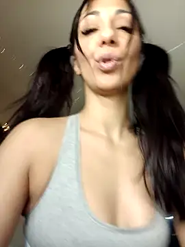 Snapshot of LeticiaWoods chatting on December 27, 2024, 8:24 am LeticiaWoods online show from December 27, 2024, 8:24 am