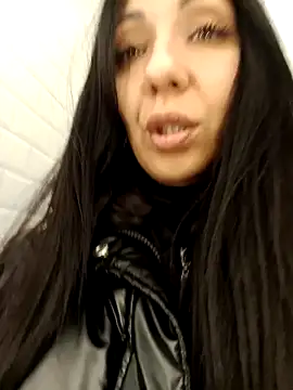 Snapshot of LeticiaWoods chatting on January 6, 2025, 8:18 pm LeticiaWoods online show from January 6, 2025, 8:18 pm