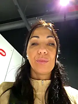 LeticiaWoods online show from November 29, 2025, 6:27 am