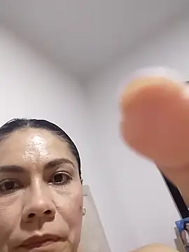 Snapshot of JennyRouse01 chatting on December 17, 2025, 12:27 am JennyRouse01 online show from December 17, 2025, 12:27 am