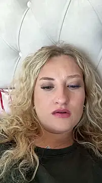 Snapshot of MileySummer chatting on September 23, 2025, 9:23 am MileySummer online show from September 23, 2025, 9:23 am