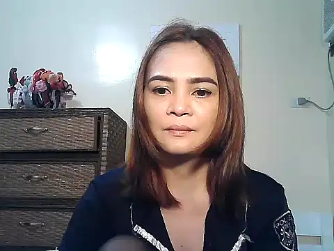 Snapshot of Kisses-13 chatting on September 18, 2025, 5:26 pm Kisses-13 online show from September 18, 2025, 5:26 pm