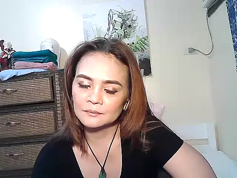 Snapshot of Kisses-13 chatting on November 2, 2025, 1:57 pm Kisses-13 online show from November 2, 2025, 1:57 pm