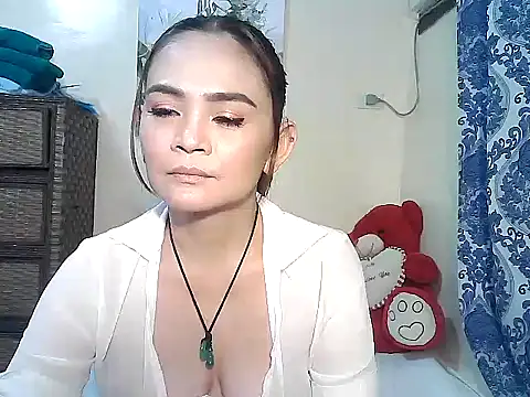 Snapshot of Kisses-13 chatting on November 15, 2025, 1:51 pm Kisses-13 online show from November 15, 2025, 1:51 pm