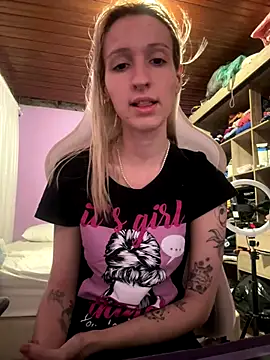 bunnydark00 online show from December 19, 2025, 12:17 am