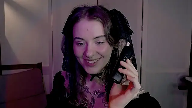 Snapshot of risha_laas chatting on December 1, 2024, 6:08 pm risha laas online show from December 1, 2024, 6:08 pm