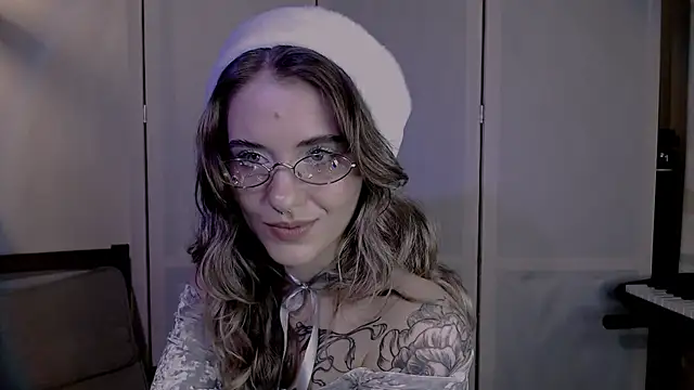 Snapshot of risha_laas chatting on December 24, 2024, 6:17 pm risha laas online show from December 24, 2024, 6:17 pm