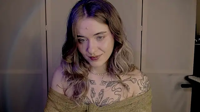 Snapshot of risha_laas chatting on January 25, 2025, 6:46 pm risha laas online show from January 25, 2025, 6:46 pm