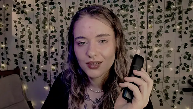 Snapshot of risha_laas chatting on January 30, 2025, 6:21 pm risha laas online show from January 30, 2025, 6:21 pm