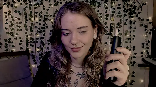 Snapshot of risha_laas chatting on January 30, 2025, 9:25 pm risha laas online show from January 30, 2025, 9:25 pm