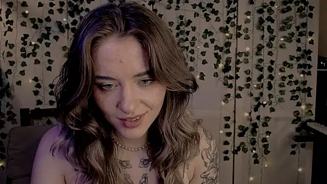 Snapshot of risha_laas chatting on February 15, 2025, 10:21 pm risha laas online show from February 15, 2025, 10:21 pm