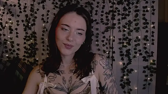 Snapshot of risha_laas chatting on September 27, 2025, 8:14 pm risha laas online show from September 27, 2025, 8:14 pm