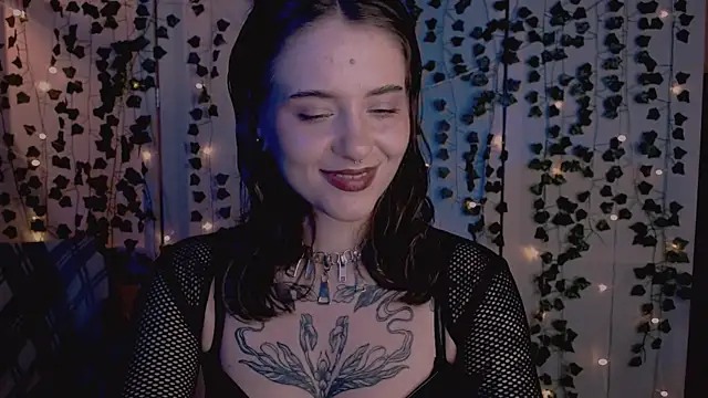 Snapshot of risha_laas chatting on October 2, 2025, 8:16 pm risha laas online show from October 2, 2025, 8:16 pm