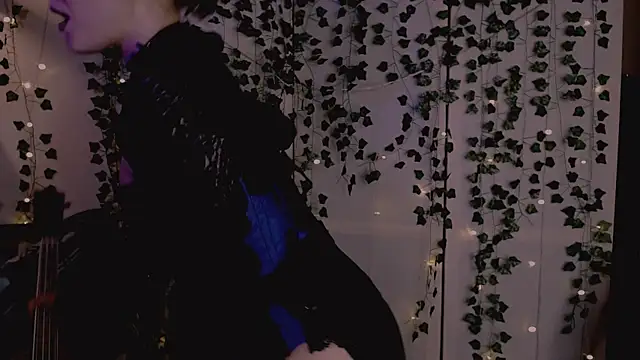 Snapshot of risha_laas chatting on October 10, 2025, 8:30 pm risha laas online show from October 10, 2025, 8:30 pm