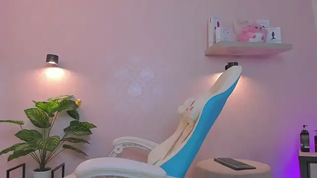 Snapshot of LITTLE-VIVI chatting on June 7, 2026, 3:21 am LITTLE-VIVI online show from June 7, 2026, 3:21 am