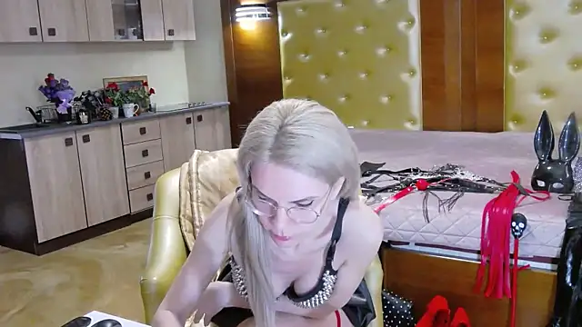 DomCaprisse online show from March 3, 2026, 10:43 am