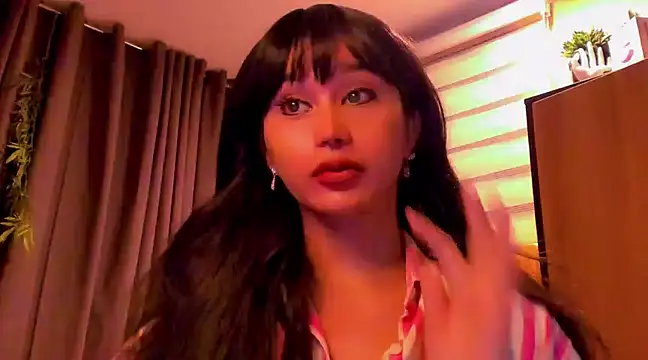 Snapshot of YOURCRISTINAS chatting on February 5, 2025, 3:52 pm YOURCRISTINAS online show from February 5, 2025, 3:52 pm