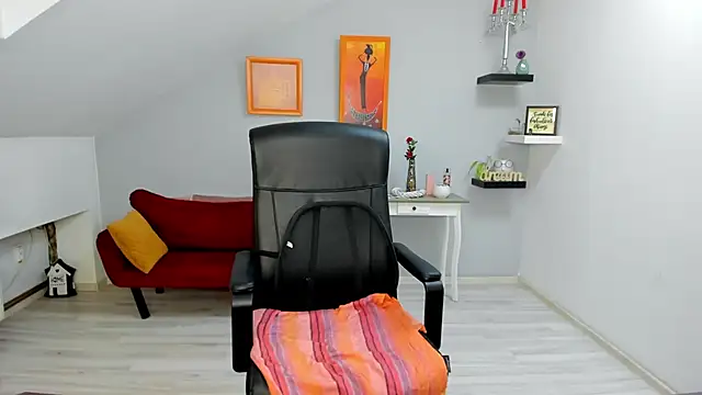 Snapshot of LollaGirl chatting on January 16, 2026, 4:27 am LollaGirl online show from January 16, 2026, 4:27 am