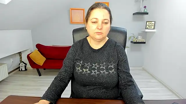 Snapshot of LollaGirl chatting on February 2, 2026, 4:11 am LollaGirl online show from February 2, 2026, 4:11 am