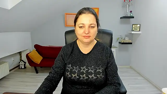 Snapshot of LollaGirl chatting on February 5, 2026, 4:17 am LollaGirl online show from February 5, 2026, 4:17 am