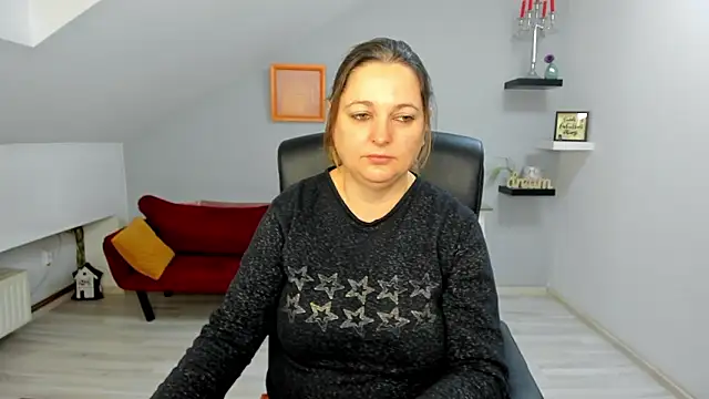 Snapshot of LollaGirl chatting on February 6, 2026, 4:06 am LollaGirl online show from February 6, 2026, 4:06 am