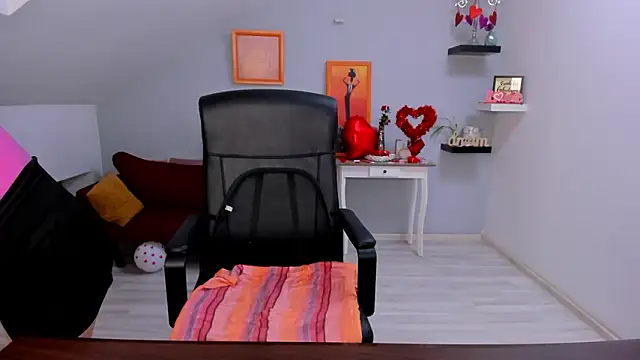 Snapshot of LollaGirl chatting on February 17, 2026, 4:20 am LollaGirl online show from February 17, 2026, 4:20 am