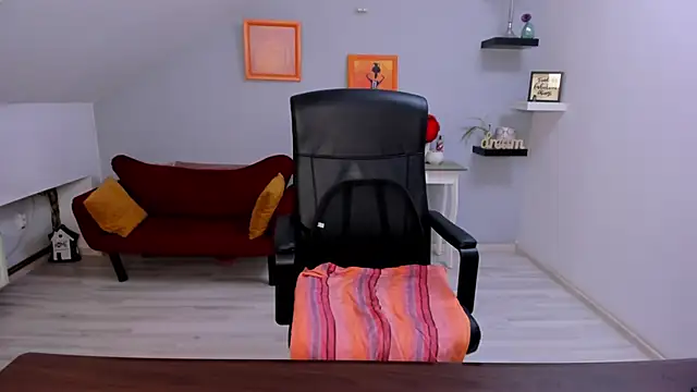 Snapshot of LollaGirl chatting on February 18, 2026, 4:19 am LollaGirl online show from February 18, 2026, 4:19 am