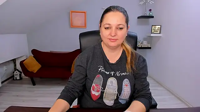 Snapshot of LollaGirl chatting on February 20, 2026, 4:20 am LollaGirl online show from February 20, 2026, 4:20 am