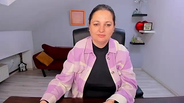 Snapshot of LollaGirl chatting on March 19, 2026, 4:16 am LollaGirl online show from March 19, 2026, 4:16 am