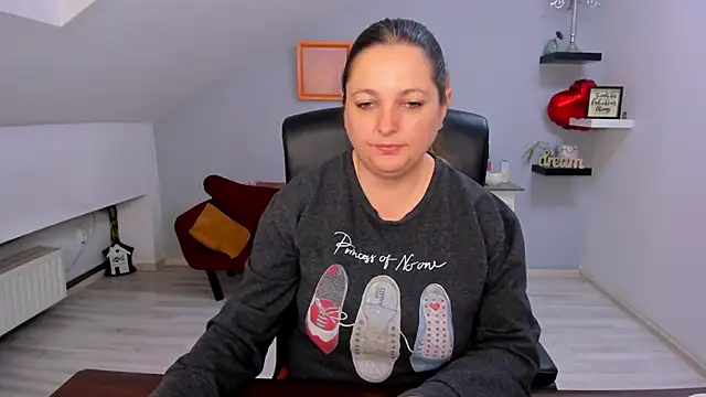 Snapshot of LollaGirl chatting on March 28, 2026, 4:34 am LollaGirl online show from March 28, 2026, 4:34 am